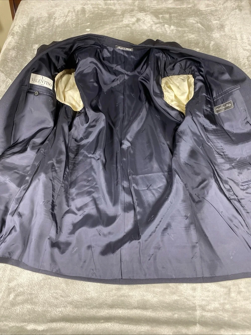 Valentino‎ Men’s 44R Navy Single-Breasted Blazer with Gold Logo Buttons Classic